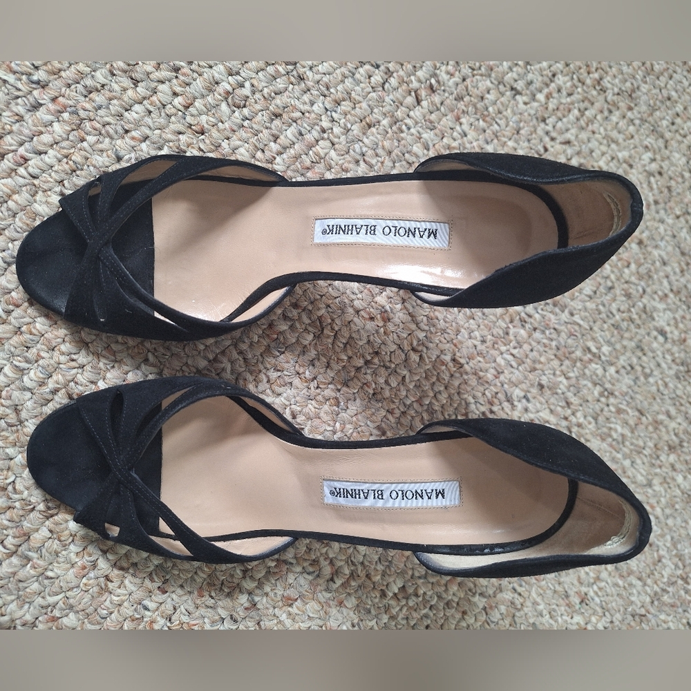 Manolo Blahnik Womens Saxurna Black Velvet Suede Heels Size 38-1/2